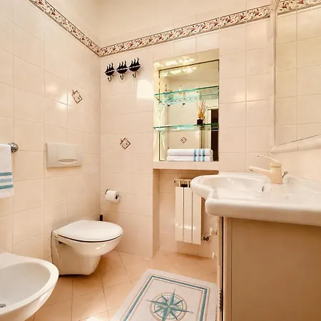Sea View Two Bedroom Cb And G With Pool 200m From The *